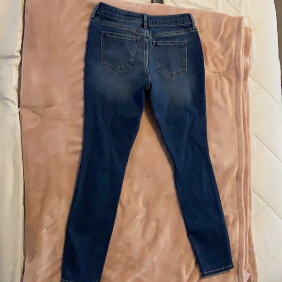 size 4 mid rise jeans from old navy - Picture 2 of 3